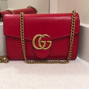 Gucci Cross Body Purse! In amazing condition! Large wallet size!